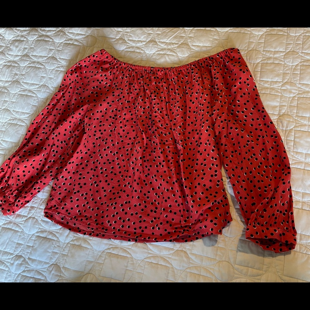 Gap, orange off the shoulder blouse with circle print. Size Small Petite